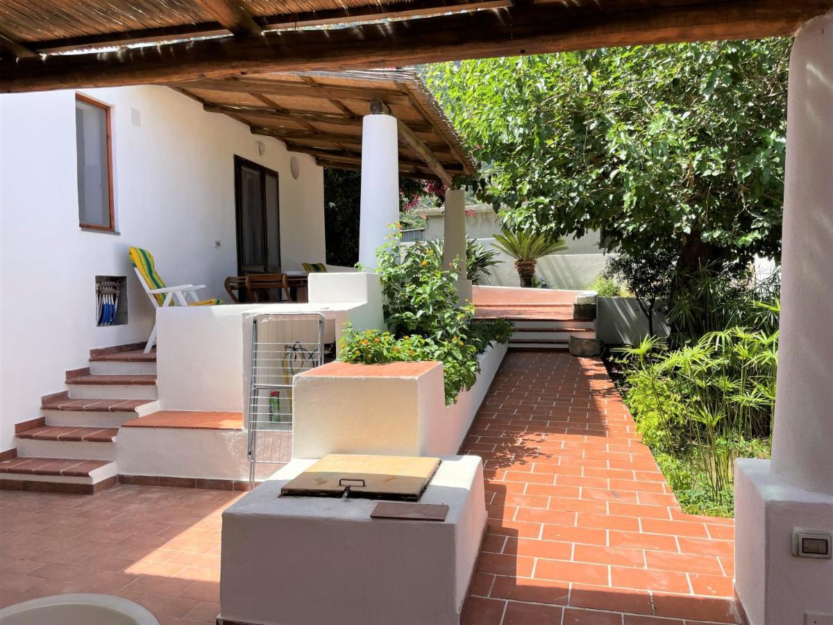 Casa Bouganville Pollara Екстериор снимка
