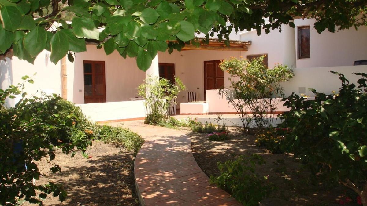 Casa Bouganville Pollara Екстериор снимка